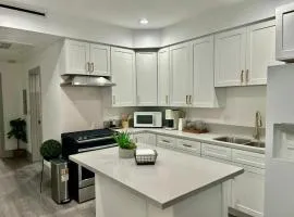 Newly Built Stylish Modern 2B In LA