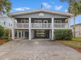 Private Pool and Just a 3 Minute Walk to the Beach