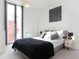 MCR City Condo Free Parking Gym Terrace