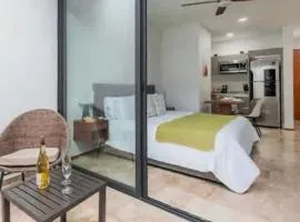 Playa del Carmen King Master suite with pool near 5th and beach
