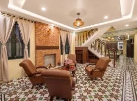 Goldland villa - 4BR 5BTH sauna & jacuzzi, billiard 5' My Khe beach