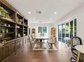 Spacious Family Home in the heart of Wheelers Hill