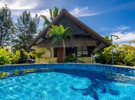 Toahere Beach House - Beachfront - Pool - Pontoon, hotel v destinácii Paui