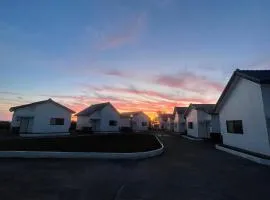 SADO Cottage SUNSETHILLS、佐渡市のコテージ