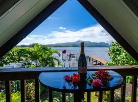 Toahere Beach House - Beachfront - Pool - Pontoon
