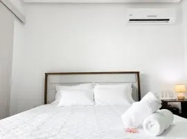 Suite con parqueo, sofa cama, frente mall del sol