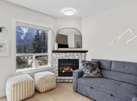 2BR 2BA Harvie Heights Townhouse retreat with views