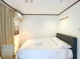 ookubo hills Room for 2 located in Shinjuku area