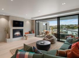 The Moorings Apartment 6 - Close to the Lake!, beach hotel in Taupo