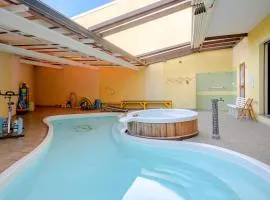 Holos Apartment