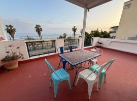 Casa con vistas al mar y jard&iacute;n, villa i Canet de Mar