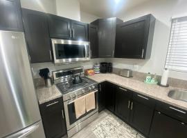 BonVoyage-Sleep&Sail Overnight Stays-Sleeps 6-8, biệt thự ở Long Beach
