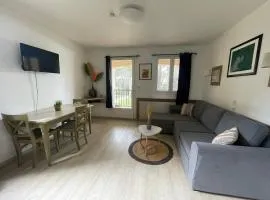 Appartement Piscine et pinede - Wifi