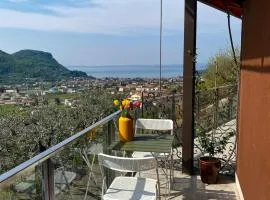Panoramic Garda Apartment