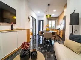 Iaspis Luxury Apartment with Jacuzzi