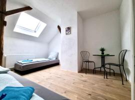Monteurzimmer am Flughafen, hotel v destinaci Schkeuditz
