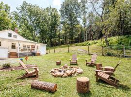 The Farmhouse at Hollow Hill โรงแรมในลูเรย์