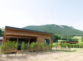 Gîte Chalet 4/6 pers. - Camping Les Berges du Bramont, hotel i Saint-Bauzile