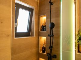Olive-Luxury apartment in agrinio: Agrinio şehrinde bir otel