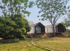 Aura Farms - Private Pool Cottages