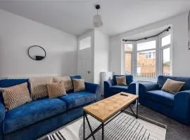 Modern & Cozy 2BR Stay in Darlington