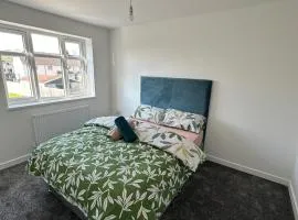 Charming and Cosy 4 bedroom House - Stockport