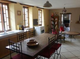 Gîte Ô Pois Papillon, ξενοδοχείο σε Saint-Sornin