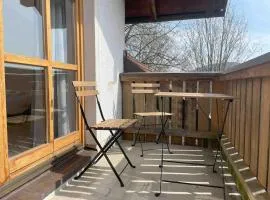 STA1079 Moderne Monteurwohnung mit Balkon