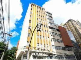 06 Apartamento com area privativa, vaga, cozinha, Savassi ao lado do Life Center