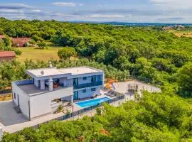 3 Bedroom Cozy Home In Pula