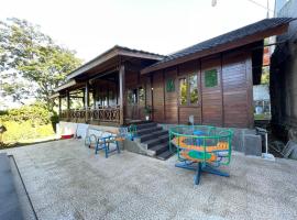 Villa, hotel v destinaci Cisarua