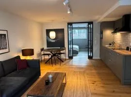 Neue 2 Zimmer Wohnung im Grünen mit Terrasse und Platz