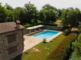 Historic Villa With Pool In Umbrian Hills