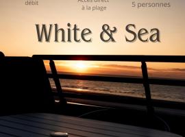 White & Sea, Face à la mer