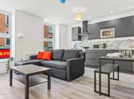 Prime Town Centre Location I Gold St D-Lux 1BR Apartment with Sofa Bed, Modern Amenities, Walk to Train, Bus Stations, Shops & Cafés I Leisure and Business Stays Welcome MULTIPLE UNITS AVAILABLE