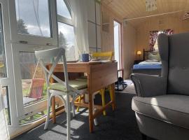 Bauwagen Villa Maibeere, hotel a Radebeul