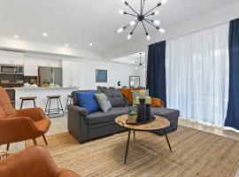 Exquisite 2 Br Storey Lake, 7 Min To Disney, Hotel in Kissimmee