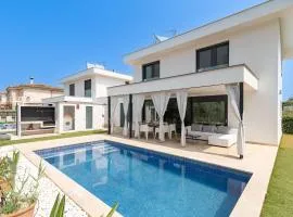 Beach Villa Cosins 1 Mel by Sealand Villas