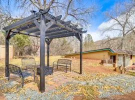 Half-Mi to Jemez Hot Springs Cozy Cabin Getaway!