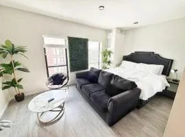 Urban Jungle Retreat (417)