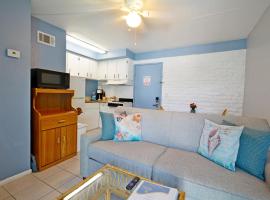 Unit 104 - 1br Unit Wheated Pool And Hot Tub, hotel em Cocoa Beach