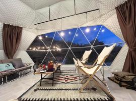 Glamping x Kominka MASAZUMI Tei -and- GLAMPING&BBQ VILLAGE Takibi Terrace- Vacation STAY 97094v, hotel v destinaci Kawabe