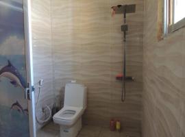 Kingsland five minutes from Palma Rima beach, chalupa v destinaci Serekunda