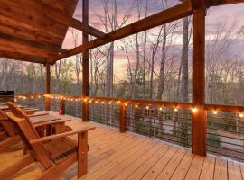 Deer Run I Dog Friendly Hot Tub Fire Pit Sleeps 6, Hotel in Morganton