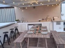 Casa El Azud La Cañada 1 minuto metro