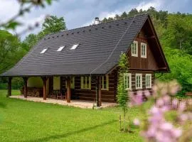 Roubenka pod hradem Kokořín