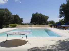 Infinity Pool Villa – hotel w mieście Leuca