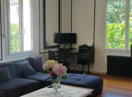 Maison complete avec 5 chambres, hotel in Montauban