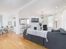 Stunning 2 Bedroom Apt in Historic Springfield