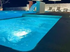 Cosy Cottage with Private Pool - Andrej